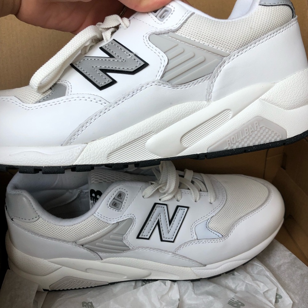 Brand new classic white New Balance shoes Men size 10 women size 11.5